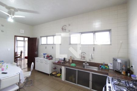 Casa para alugar com 450m², 4 quartos e 4 vagasCozinha