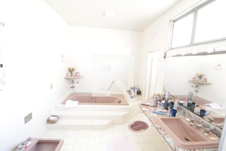 Casa para alugar com 450m², 4 quartos e 4 vagasBanheiro do Quarto 3