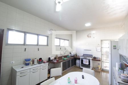 Casa para alugar com 450m², 4 quartos e 4 vagasCozinha