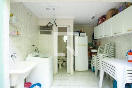 Casa à venda com 123m², 3 quartos e 2 vagasÁrea de Serviço