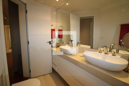 Apartamento à venda com 288m², 3 quartos e 4 vagasBanheiro 2