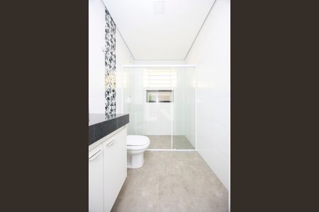 Casa à venda com 140m², 3 quartos e 1 vagaSuíte - Banheiro