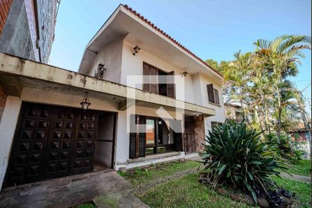 Casa para alugar com 287m², 3 quartos e 5 vagasFachada