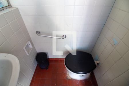 Casa à venda com 120m², 4 quartos e 5 vagasBanheiro de Serviço