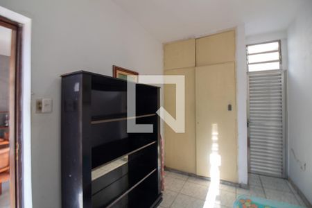 Casa à venda com 120m², 4 quartos e 5 vagasQuarto 3