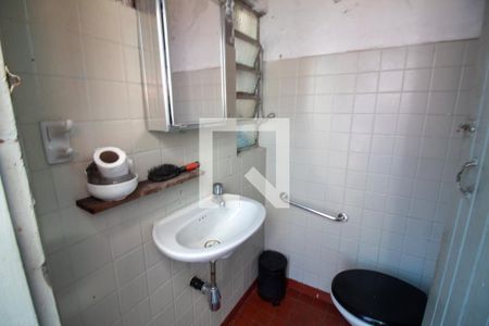 Casa à venda com 120m², 4 quartos e 5 vagasBanheiro de Serviço