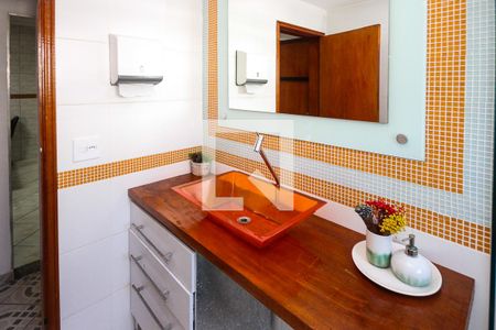 Casa à venda com 300m², 2 quartos e 2 vagasBanheiro