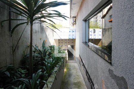 Casa à venda com 300m², 2 quartos e 2 vagasCorredor