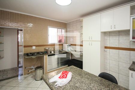 Casa à venda com 300m², 2 quartos e 2 vagasCozinha