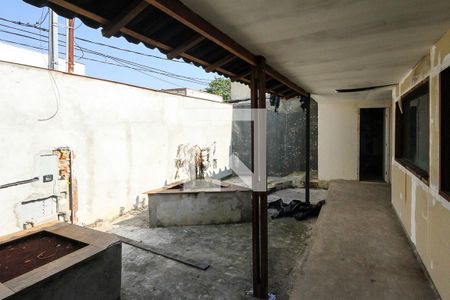 Casa à venda com 300m², 2 quartos e 2 vagasQuintal