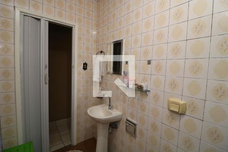 Casa à venda com 325m², 5 quartos e 2 vagasBanheiro 2