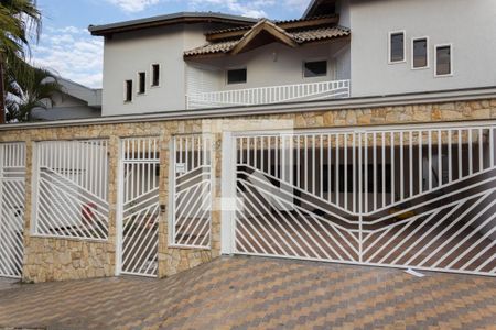 Casa à venda com 355m², 5 quartos e 6 vagasFachada
