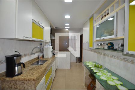 Apartamento à venda com 184m², 4 quartos e 2 vagasCozinha