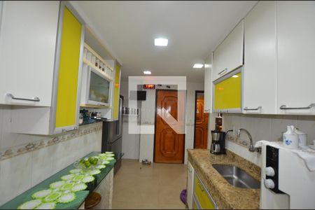 Apartamento à venda com 184m², 4 quartos e 2 vagasCozinha