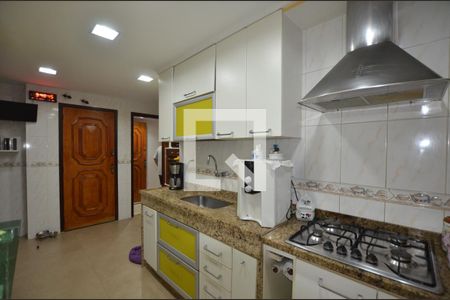 Apartamento à venda com 184m², 4 quartos e 2 vagasCozinha