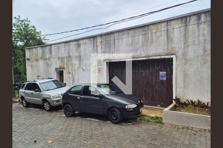 Casa de condomínio à venda com 570m², 5 quartos e 3 vagasFachada