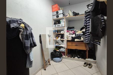 Casa de condomínio à venda com 570m², 5 quartos e 3 vagasQuarto de Serviço