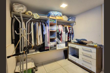 Casa de condomínio à venda com 570m², 5 quartos e 3 vagasCloset da suíte 2