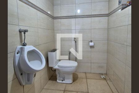 Casa de condomínio à venda com 570m², 5 quartos e 3 vagasBanheiro externo