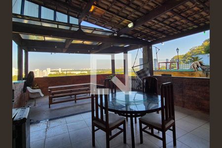 Casa de condomínio à venda com 570m², 5 quartos e 3 vagasÁrea gourmet