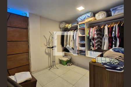 Casa de condomínio à venda com 570m², 5 quartos e 3 vagasCloset da suíte 2