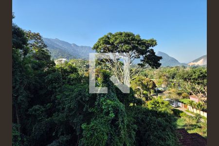 Casa de condomínio à venda com 570m², 5 quartos e 3 vagasVista