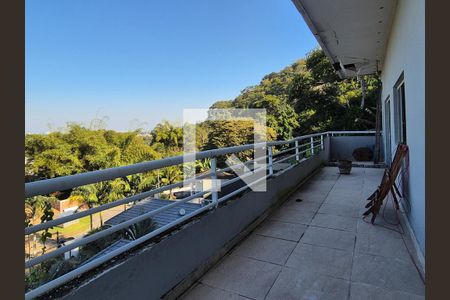 Varanda de casa de condomínio à venda com 5 quartos, 570m² em Vargem Pequena, Rio de Janeiro