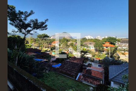 Casa de condomínio à venda com 570m², 5 quartos e 3 vagasVaranda da suite 1 e 2