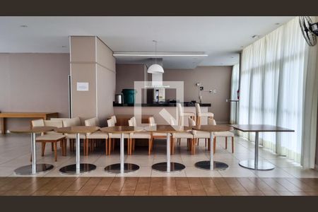 Apartamento à venda com 48m², 2 quartos e 1 vaga Apartamento à venda com 48m², 2 quartos e 1 vagaÁrea comum - Salão de festas