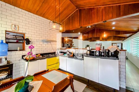 Casa para alugar com 600m², 9 quartos e sem vagaCozinha