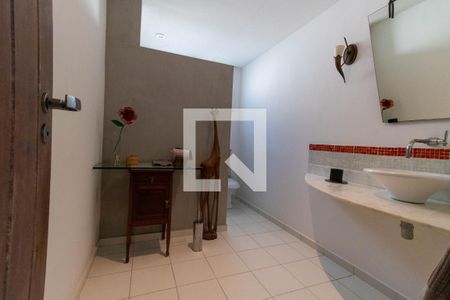 Casa de condomínio à venda com 450m², 4 quartos e 3 vagasBanheiro 2