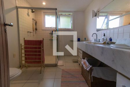 Casa de condomínio à venda com 450m², 4 quartos e 3 vagasBanheiro