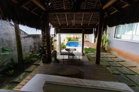 Casa de condomínio à venda com 450m², 4 quartos e 3 vagasÁrea Externa