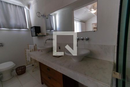 Casa de condomínio à venda com 450m², 4 quartos e 3 vagasSuíte