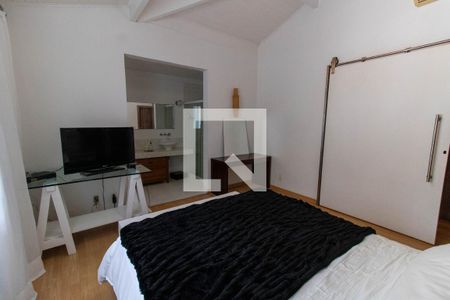 Casa de condomínio à venda com 450m², 4 quartos e 3 vagasSuíte