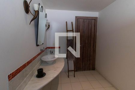 Casa de condomínio à venda com 450m², 4 quartos e 3 vagasBanheiro 2