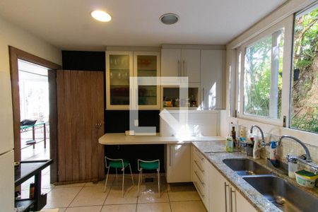 Casa de condomínio à venda com 450m², 4 quartos e 3 vagasCozinha