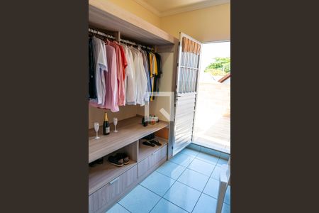 Casa à venda com 237m², 4 quartos e 4 vagasCloset da suíte 2