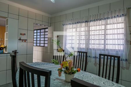 Casa à venda com 237m², 4 quartos e 4 vagasSala de Jantar