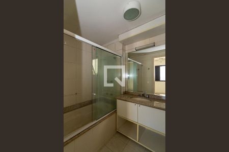 Apartamento para alugar com 100m², 3 quartos e 2 vagasBanheiro da Suíte