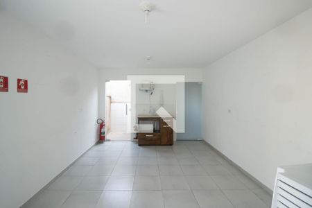 Apartamento para alugar com 44m², 2 quartos e sem vaga Apartamento para alugar com 44m², 2 quartos e sem vagaÁrea comum - Salão de festas
