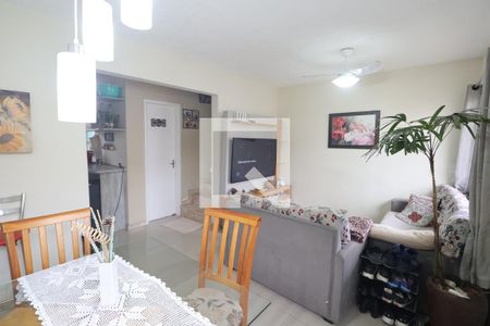 Sala de casa de condomínio para alugar com 3 quartos, 120m² em Igara, Canoas