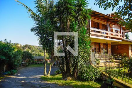 Casa de condomínio para alugar com 700m², 2 quartos e 5 vagas Casa de condomínio para alugar com 700m², 2 quartos e 5 vagasFachada