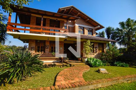 Casa de condomínio para alugar com 700m², 2 quartos e 5 vagas Casa de condomínio para alugar com 700m², 2 quartos e 5 vagasFachada