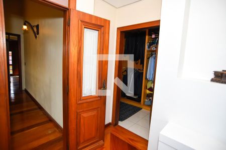 Casa de condomínio para alugar com 700m², 2 quartos e 5 vagas Casa de condomínio para alugar com 700m², 2 quartos e 5 vagasCloset da suíte 4