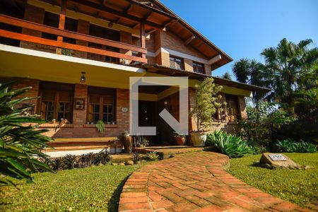 Casa de condomínio para alugar com 700m², 2 quartos e 5 vagas Casa de condomínio para alugar com 700m², 2 quartos e 5 vagasFachada