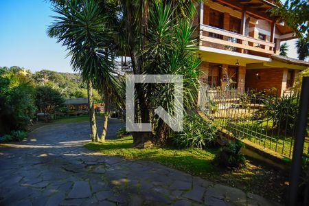 Casa de condomínio para alugar com 700m², 2 quartos e 5 vagas Casa de condomínio para alugar com 700m², 2 quartos e 5 vagasFachada