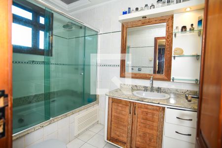 Casa de condomínio para alugar com 700m², 2 quartos e 5 vagas Casa de condomínio para alugar com 700m², 2 quartos e 5 vagasBanheiro da Suíte 3