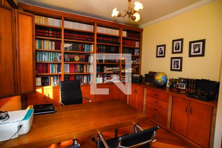 Casa de condomínio para alugar com 700m², 2 quartos e 5 vagas Casa de condomínio para alugar com 700m², 2 quartos e 5 vagasEscritório