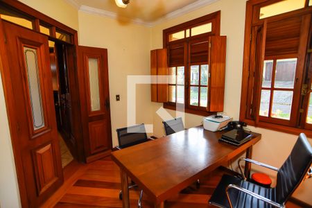 Casa de condomínio para alugar com 700m², 2 quartos e 5 vagas Casa de condomínio para alugar com 700m², 2 quartos e 5 vagasEscritório